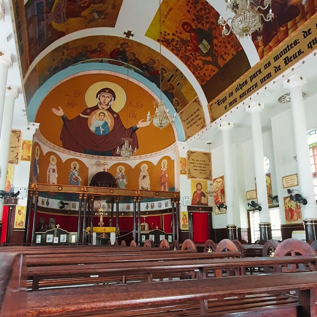 Igreja do Líbano nave do templo